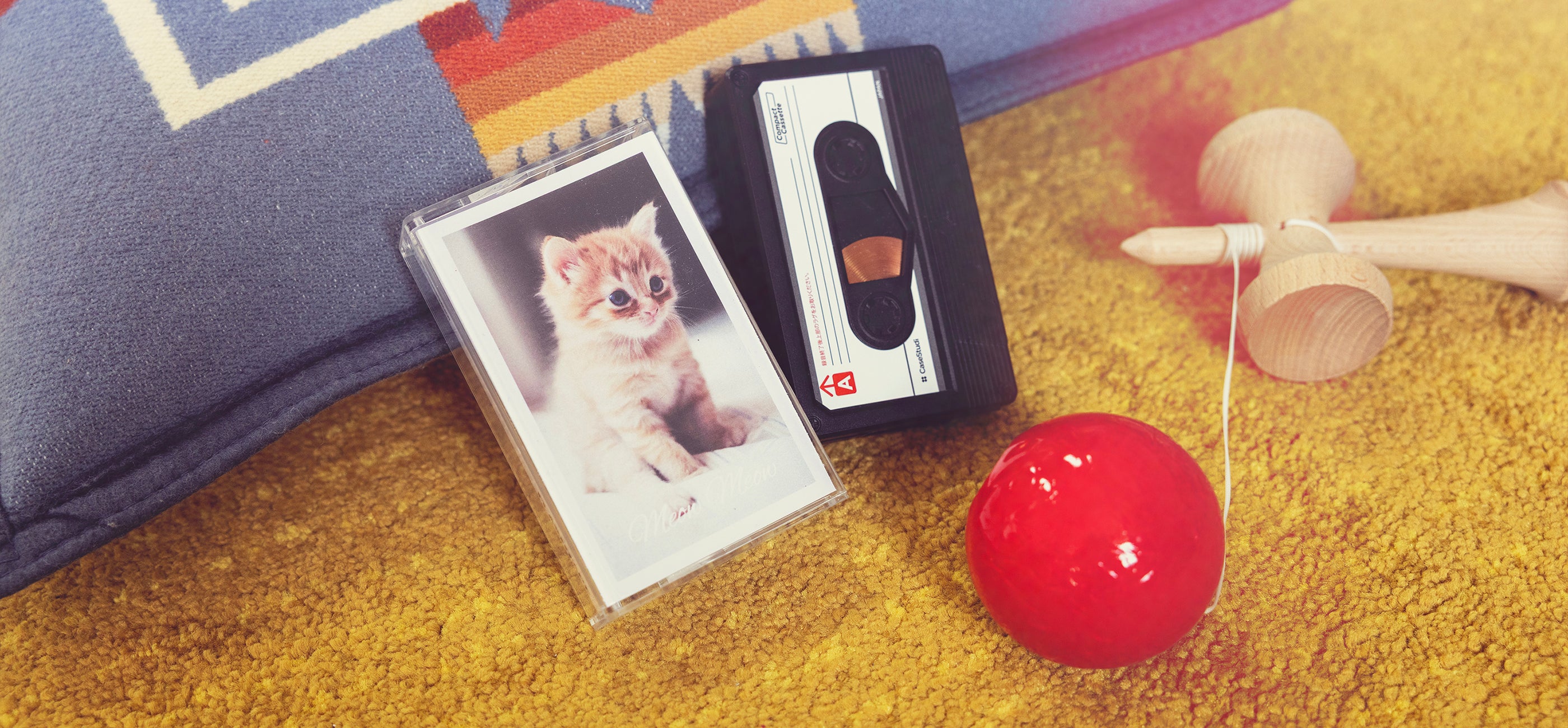 Casestudi Flashtape Custom – a unique and heartfelt gift idea. Upload your favorite photo, like your adorable cat, to create a personalized cassette-style cover. Add a secret video or message as a QR code inside for a truly one-of-a-kind surprise. A perfect gift for your loved ones—unlike anything they’ve ever received!