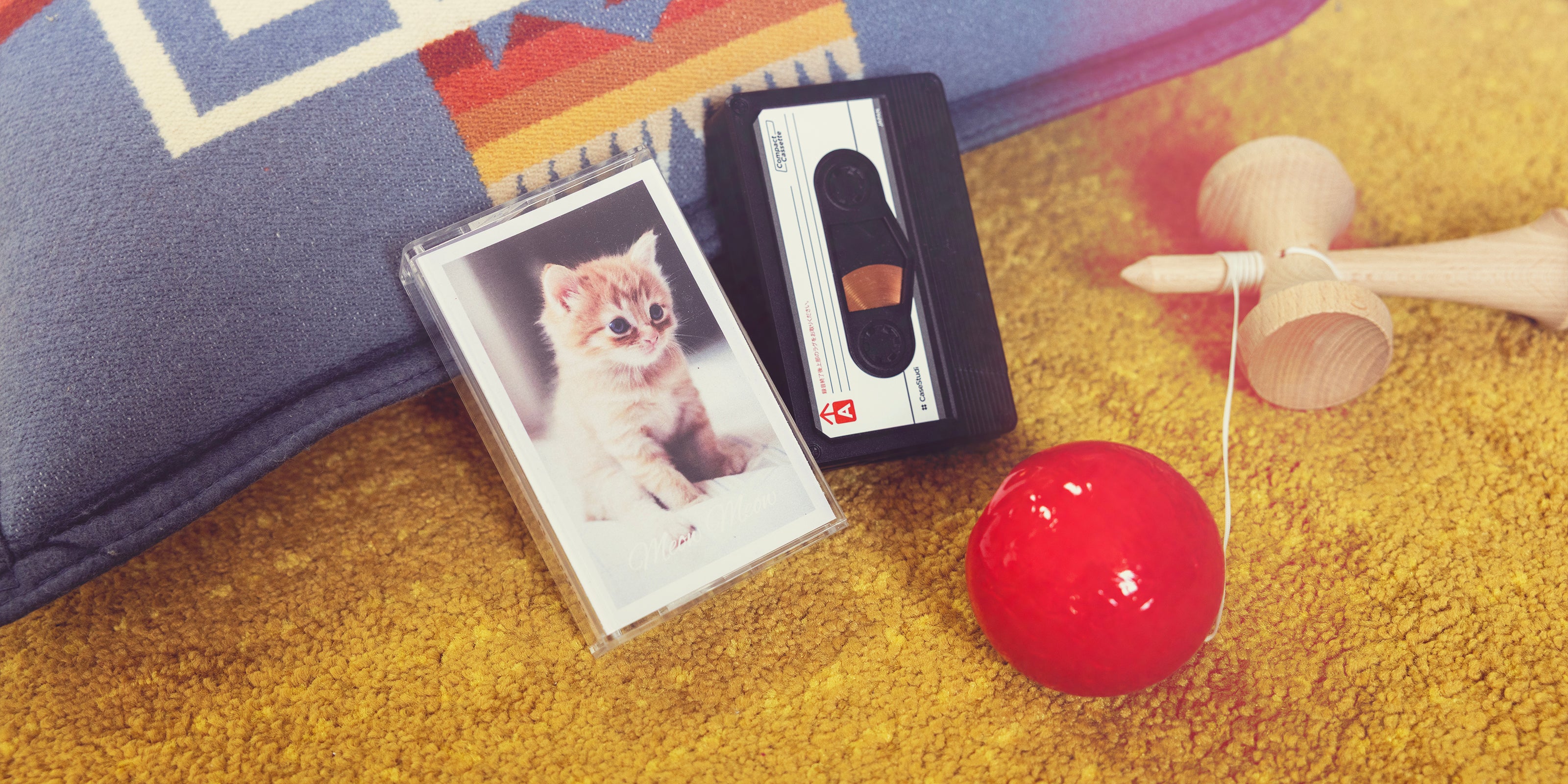 Casestudi Flashtape Custom – a unique and heartfelt gift idea. Upload your favorite photo, like your adorable cat, to create a personalized cassette-style cover. Add a secret video or message as a QR code inside for a truly one-of-a-kind surprise. A perfect gift for your loved ones—unlike anything they’ve ever received!