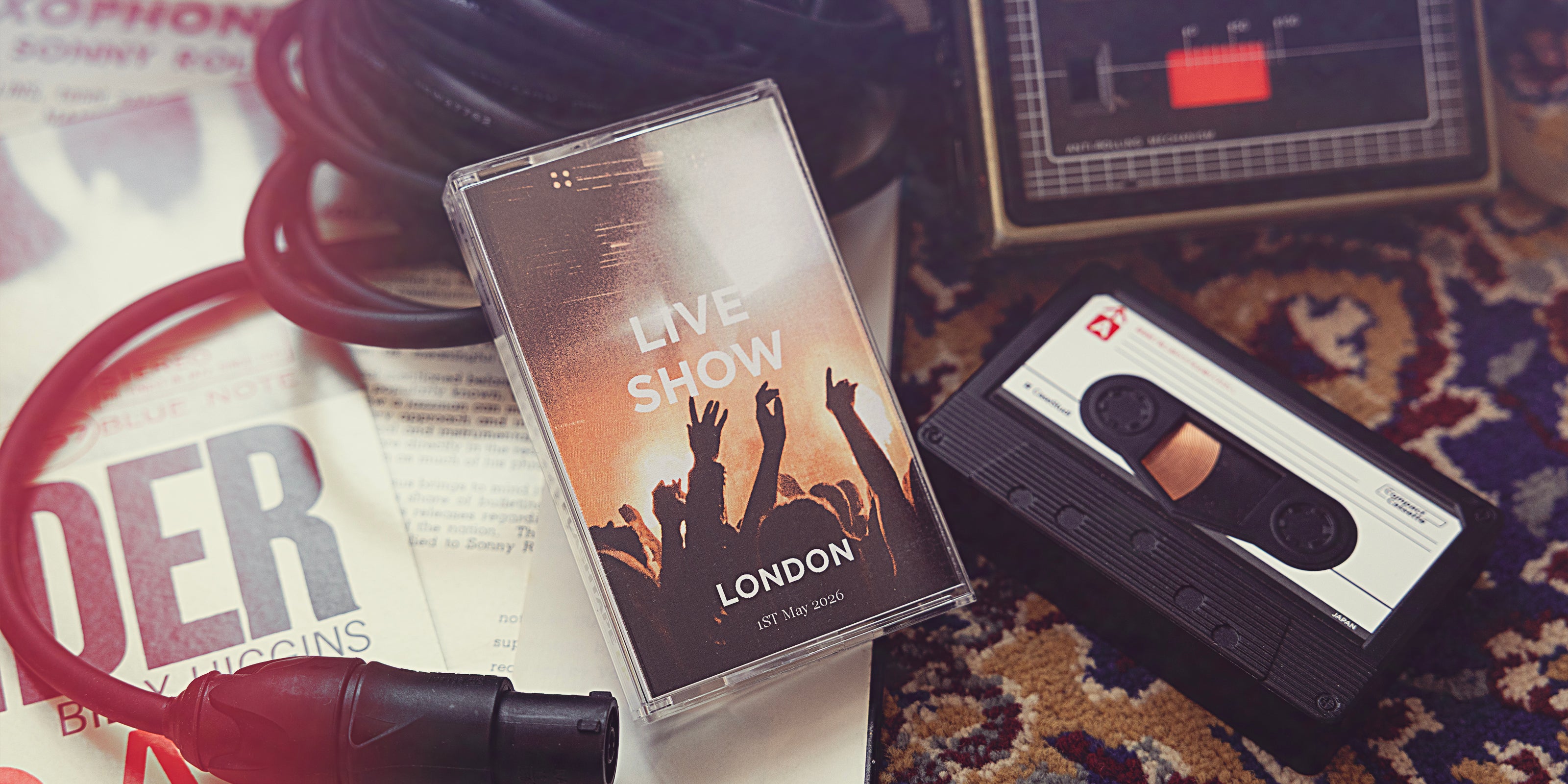 Casestudi Flashtape Custom – the perfect merchandise for musicians. Create a unique cassette-style cover for your show and add a hidden track or exclusive video as a QR code inside. A valuable and one-of-a-kind way to connect with your fans and share something special beyond the stage.