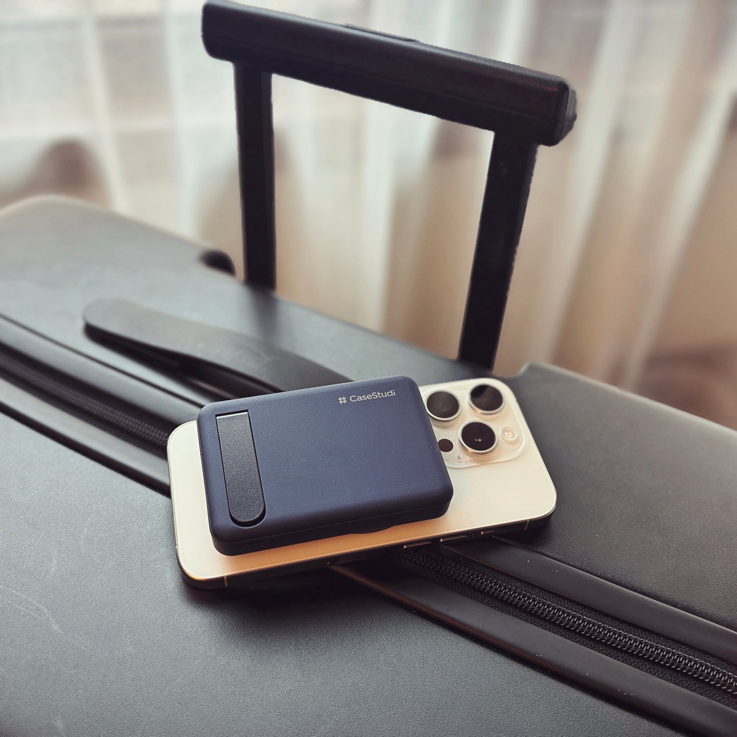 Casestudi FlashMini Power Bank: Compact and travel-friendly, easily fits on a suitcase, perfect for staying powered on the go.